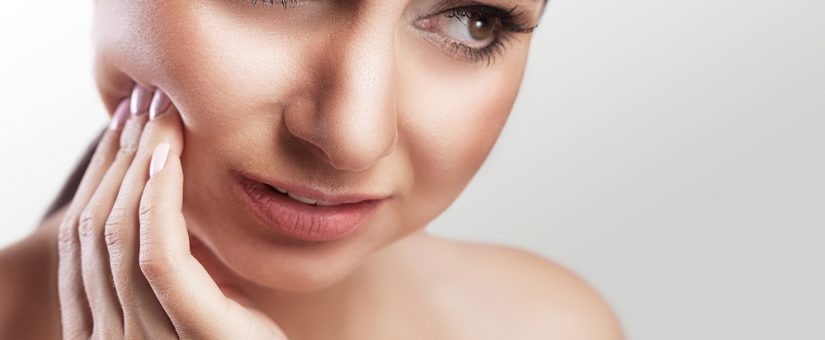 4 Signs of an Infected Dental Implant