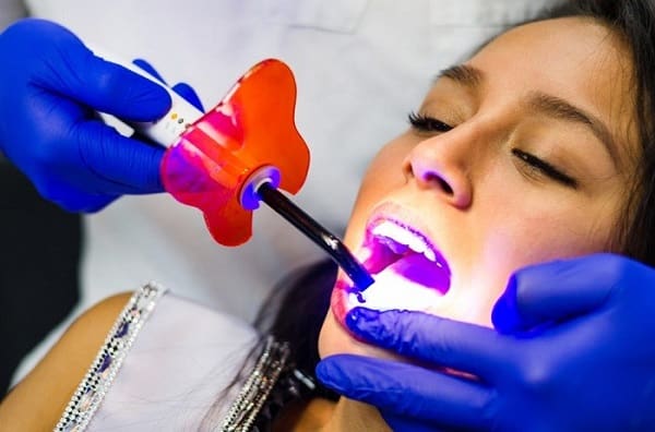 How does Laser dentistry help dental implants