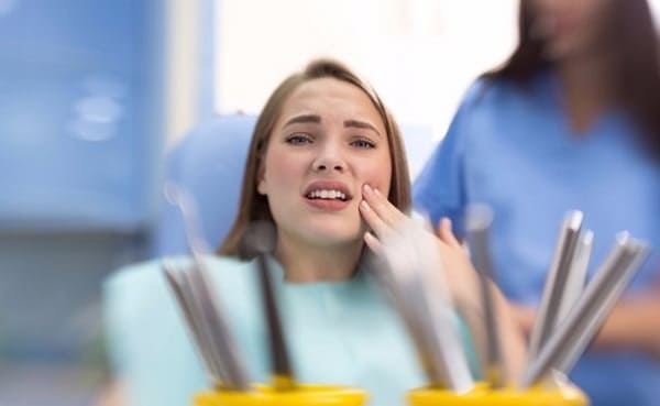 How Long Do Dental Implants Hurt